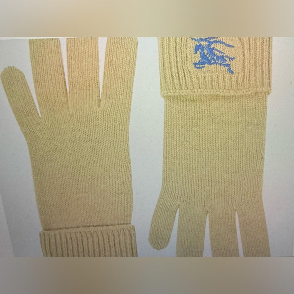 Burberry, NWTs EDK Kashmir Cream Knit Gloves with Blue Logo size S/M